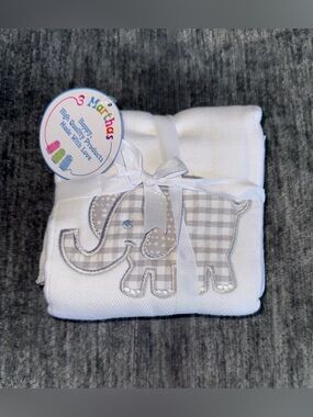 3 MARTHAS ELEPHANT APPLIQUÉ BURP CLOTH